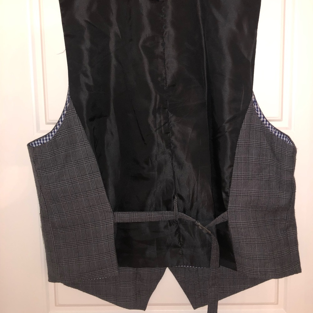 Sovereign Code Grey Patterned Vest - Picture 3 of 4